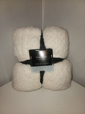 Cuddl Duds Sherpa Throw Blanket - White with Black Trim